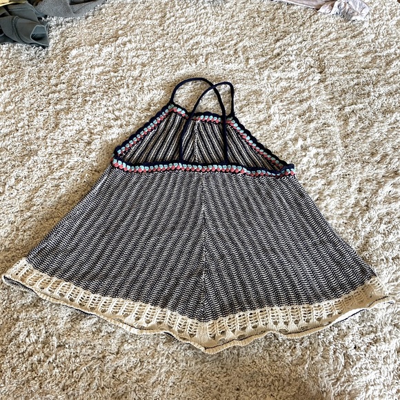 Woman’s tank - Picture 2 of 2